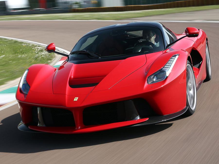  Ferrari LaFerrari 2013 года  (фото 18 из 34)